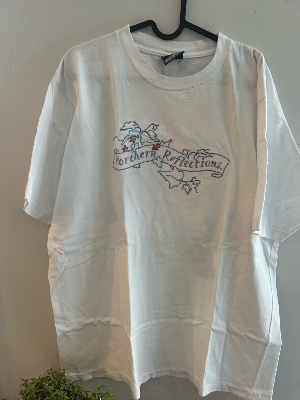 Vintage Northern Reflections White stitched vine floral T shirt XL